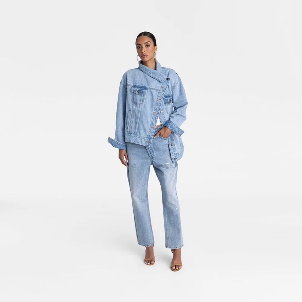KBB by KAHLANA Women's 'The Denim Jacket' - Light Wash - Picture 2 of 3